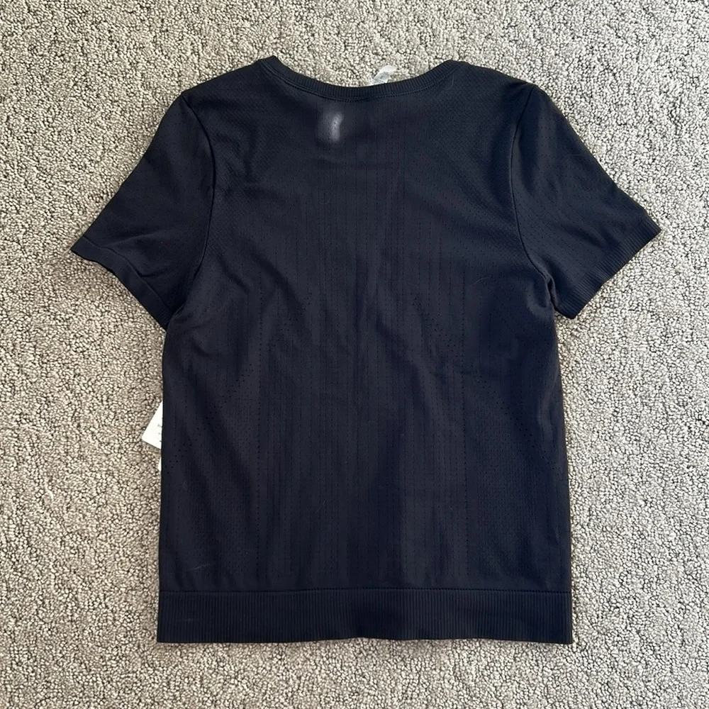 Athleta In Motion Seamless Top Workout Athletic Active Gym Tee Black SZ XS NWT - Picture 13 of 14